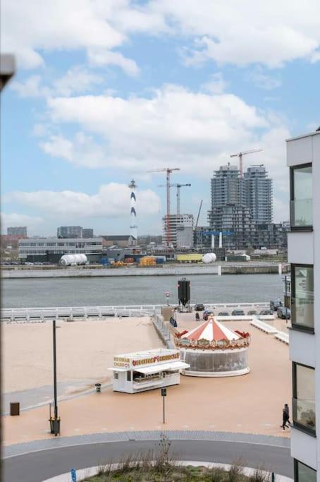 Juan - Stijlvol Appartement Met Uitzicht Op De Kaai オステンド エクステリア 写真