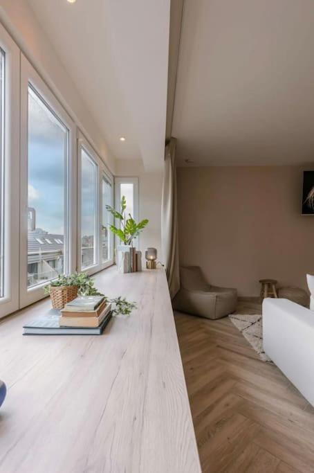 Juan - Stijlvol Appartement Met Uitzicht Op De Kaai オステンド エクステリア 写真