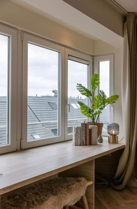 Juan - Stijlvol Appartement Met Uitzicht Op De Kaai オステンド エクステリア 写真