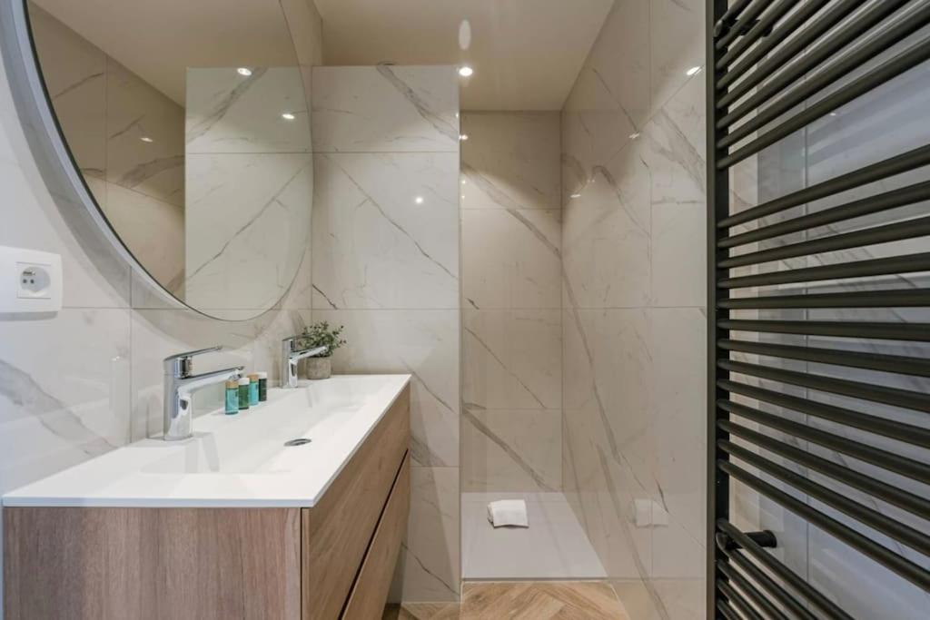 Juan - Stijlvol Appartement Met Uitzicht Op De Kaai オステンド エクステリア 写真